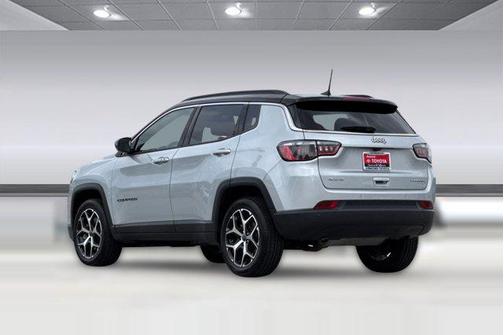 Silver Zynith Metallic Clearcoat 2025 Jeep Compass Limited