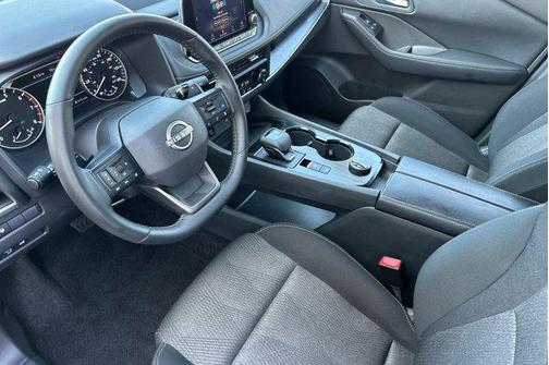 Brilliant Silver Metallic 2025 Nissan Rogue SV
