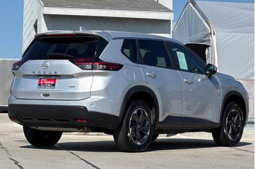 Brilliant Silver Metallic 2025 Nissan Rogue SV
