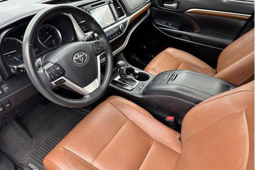 2019 Toyota Highlander Limited Platinum