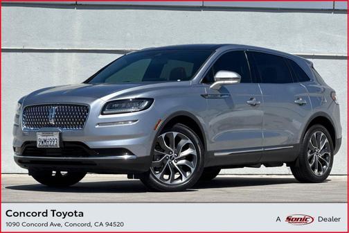 Silver Radiance Metallic Clearcoat 2022 Lincoln Nautilus Reserve