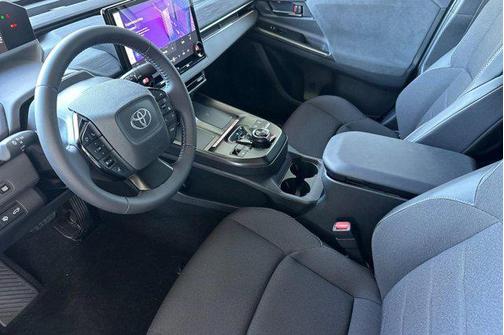 Overcast 2026 Toyota C-HR SE