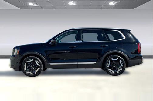 Ebony Black 2023 Kia Telluride S