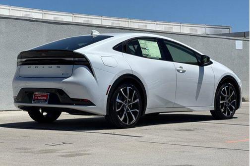 2025 Toyota Prius L