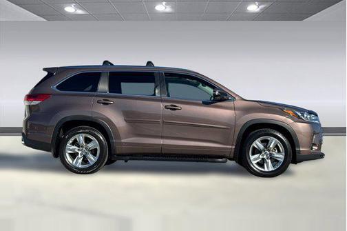 Toasted Walnut Pearl 2017 Toyota Highlander Limited