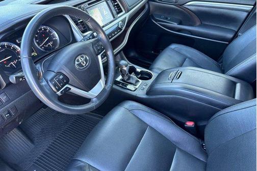 Toasted Walnut Pearl 2017 Toyota Highlander Limited