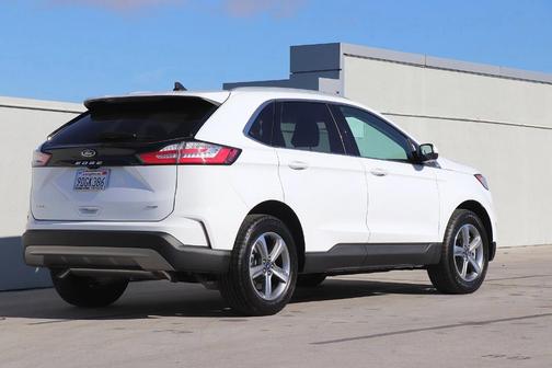Photo 5 of 38 of 2022 Ford Edge SEL