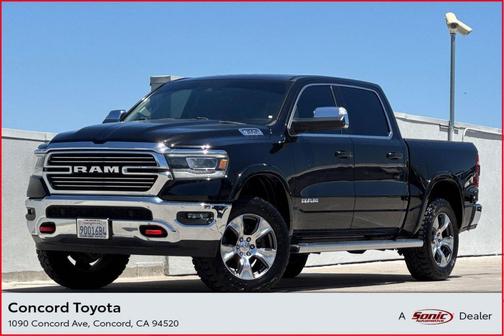 Diamond Black Crystal Pearlcoat 2019 RAM 1500 Laramie