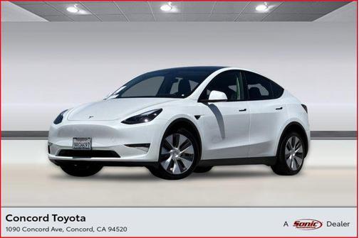 Pearl White Multi-Coat 2023 Tesla Model Y Long Range Dual Motor All-Wheel Drive