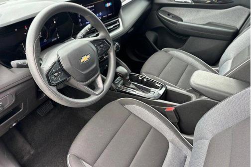 Summit White 2025 Chevrolet Trailblazer LT