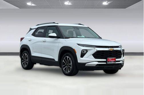 Summit White 2025 Chevrolet Trailblazer LT