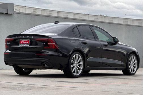 2020 Volvo S60 T5 Momentum