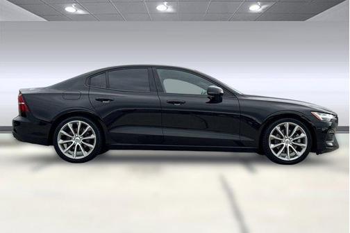 2020 Volvo S60 T5 Momentum