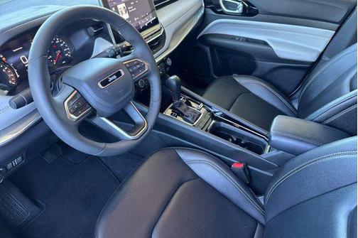 Bright White Clearcoat 2025 Jeep Compass Limited