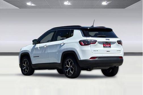 Bright White Clearcoat 2025 Jeep Compass Limited