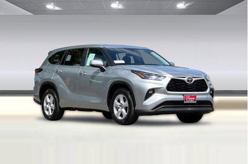 Celestial Silver Metallic 2025 Toyota Highlander LE