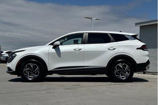 Snow White Pearl 2023 Kia Sportage LX