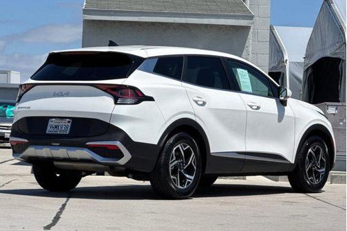 Snow White Pearl 2023 Kia Sportage LX