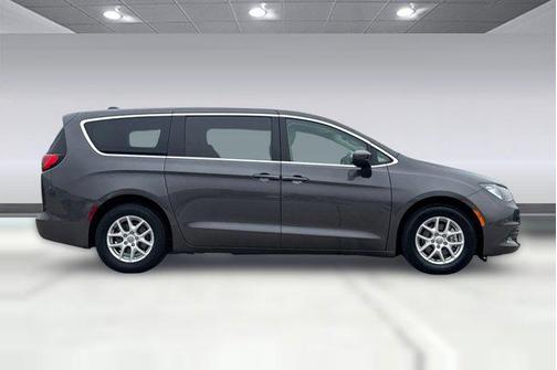 2017 Chrysler Pacifica LX