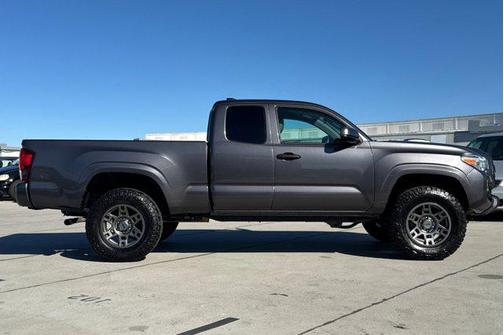 2022 Toyota Tacoma SR