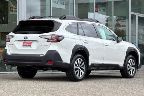 Crystal White Pearl 2023 Subaru Outback Premium