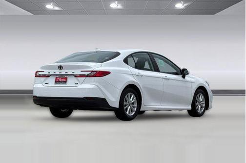 Ice Cap 2025 Toyota Camry LE