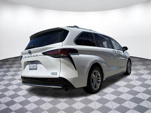 2023 Toyota Sienna Limited 7-Passenger