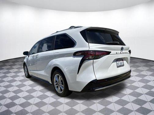 2023 Toyota Sienna Limited 7-Passenger