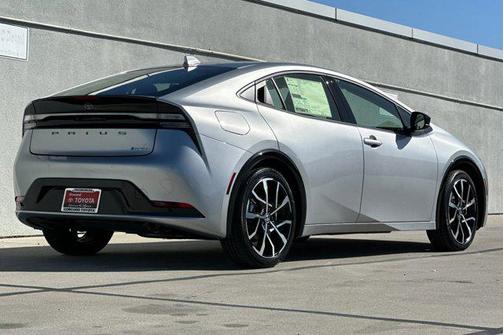 2025 Toyota Prius L