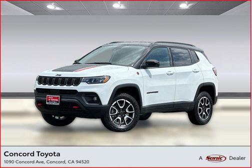Bright White Clearcoat 2025 Jeep Compass Trailhawk