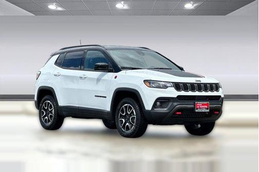 Bright White Clearcoat 2025 Jeep Compass Trailhawk