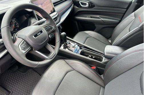 Bright White Clearcoat 2025 Jeep Compass Trailhawk