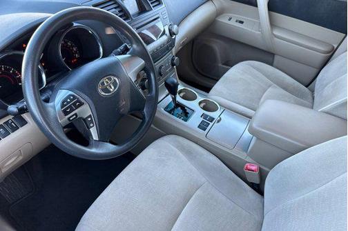 2011 Toyota Highlander SE