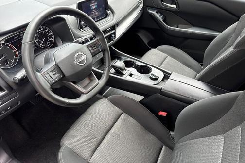 Super Black 2025 Nissan Rogue SV