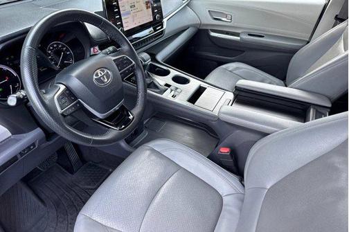 2022 Toyota Sienna Limited