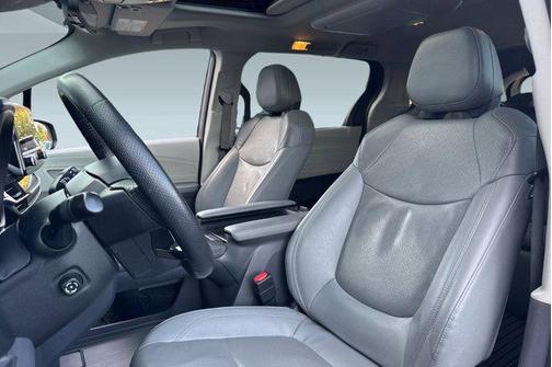 2022 Toyota Sienna Limited