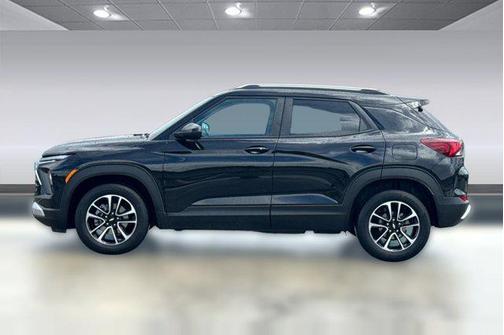 Mosaic Black Metallic 2025 Chevrolet Trailblazer LT