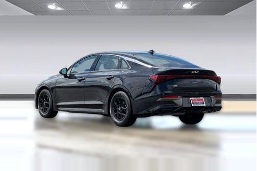 Aurora Black Pearl 2025 Kia K5 LXS