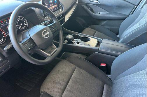 Deep Ocean Blue Pearl 2025 Nissan Rogue SV