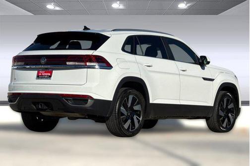 2025 Volkswagen Atlas Cross Sport 2.0T SE w/Technology