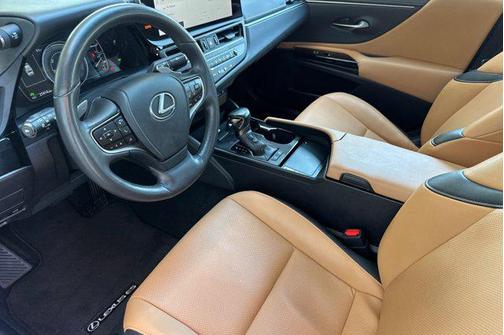 2023 Lexus ES 300h Base