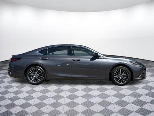 2023 Lexus ES 300h Base