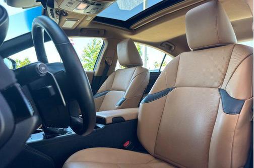 2023 Lexus ES 300h Base
