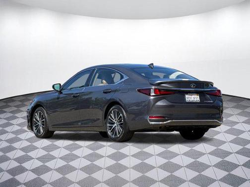 2023 Lexus ES 300h Base