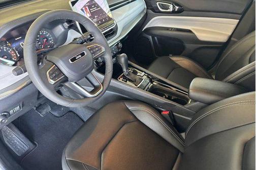 Bright White Clearcoat 2025 Jeep Compass Limited
