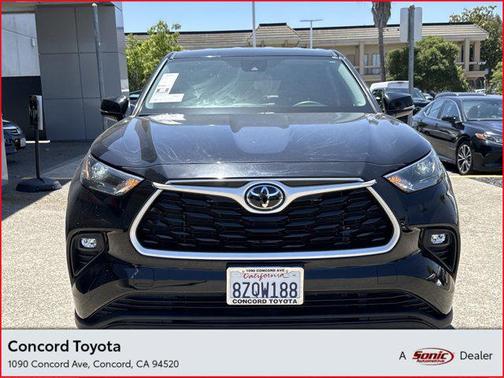 2022 Toyota Highlander LE