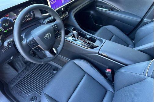 2025 Toyota Crown Signia XLE