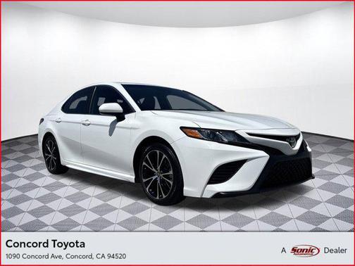 2020 Toyota Camry SE