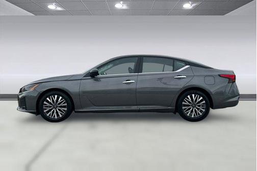 Gun Metallic 2025 Nissan Altima SV FWD