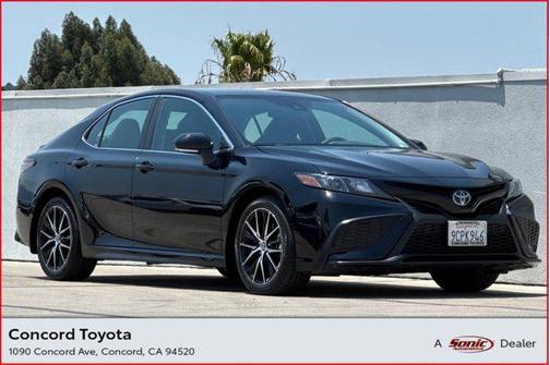2022 Toyota Camry SE